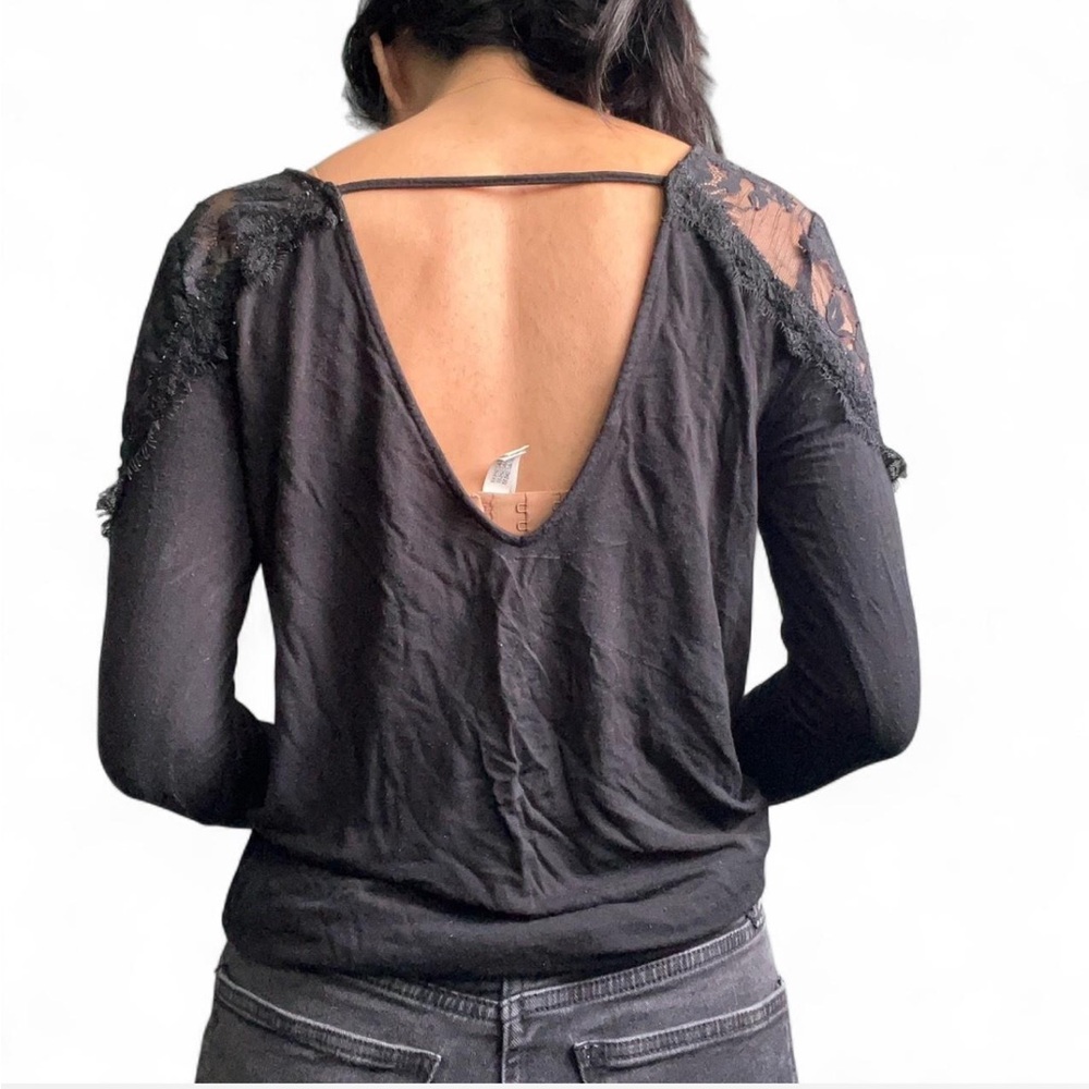 AMERICAN EAGLE Soft and Sexy Black lace shoulder long sleeve backless top - Picture 2 of 4